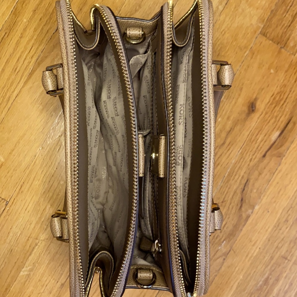 Michael Kors | Small Zippered Satchel - Picture 4 of 5